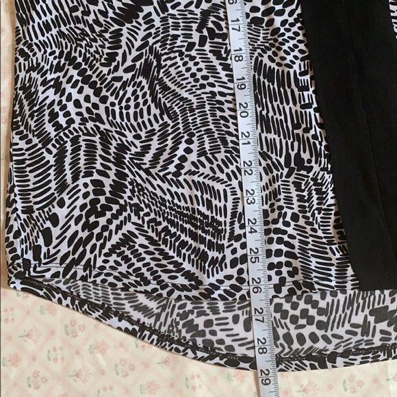 NWT Ellen Tracy B&W Tribal Print Top Size Large NEW WITH TAG - Picture 10 of 15